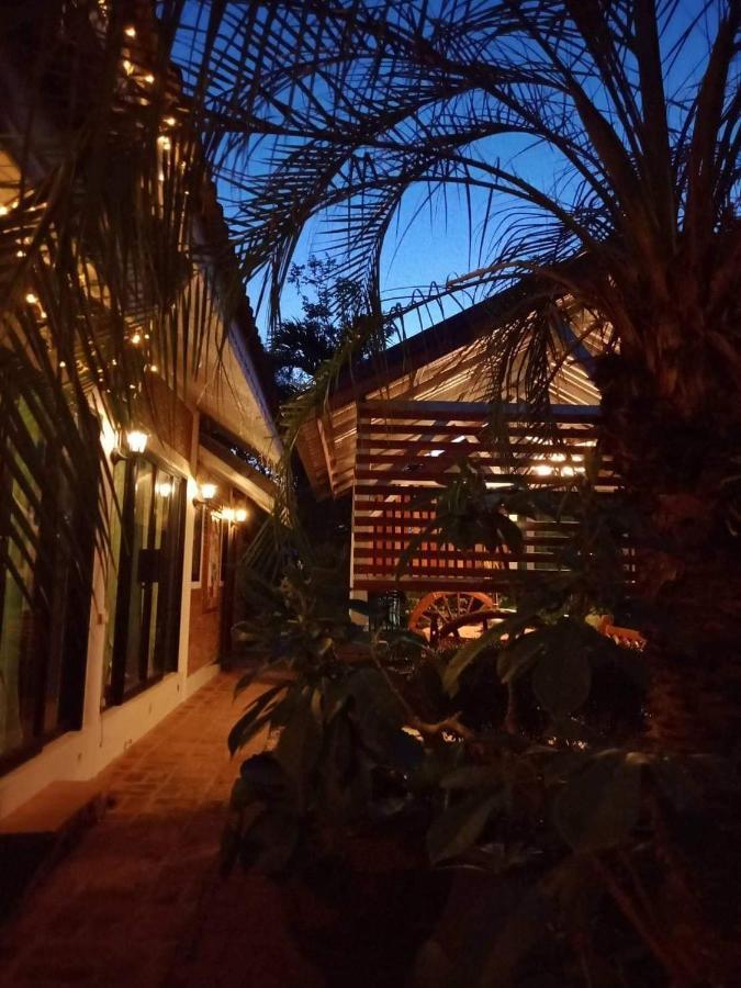 Baan B&B Sukhothai Eksteriør billede